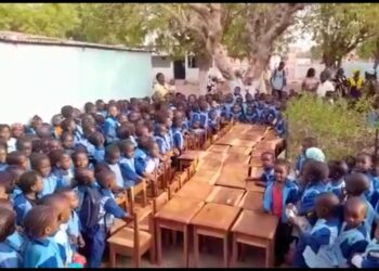 Tamba : L’association Tambacounda de Reillanne fournit l’école Maternelle municipale en mobilier scolaire