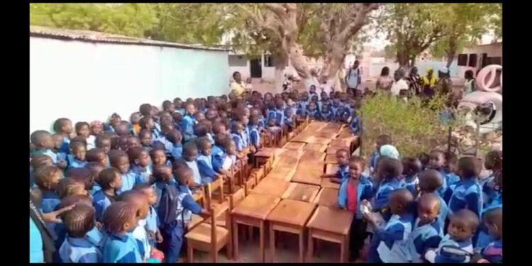 Tamba : L’association Tambacounda de Reillanne fournit l’école Maternelle municipale en mobilier scolaire