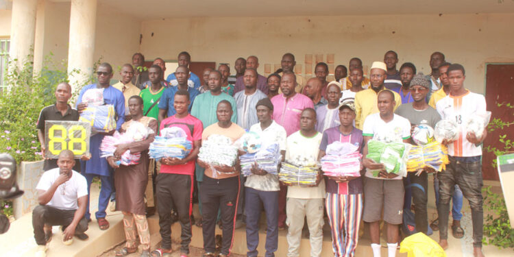 Navétanes à Kothiary : Le Maire remet des équipes sportifs et des appuis financiers aux Asc et à la zone