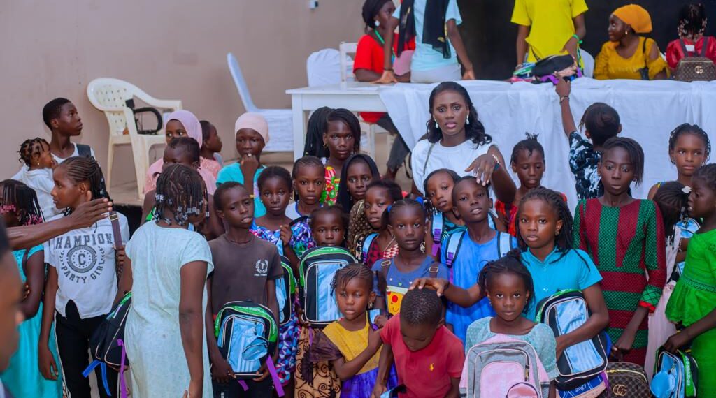 Tamba Mamy Guèye Distribue 500 Kits Scolaires Aux Enfants Issus De Familles Démunies Echo 8390