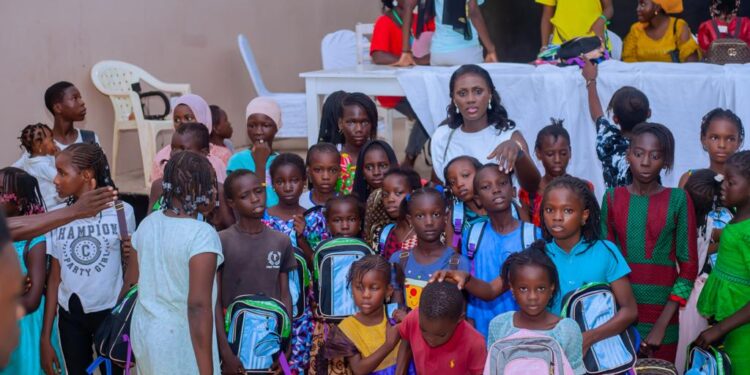 Tamba : Mamy Guèye distribue 500 kits scolaires aux enfants issus de familles démunies