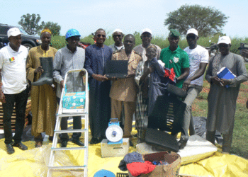 Dialacoto : Le PADAER II équipe le magasin de stockage et fournit un important mobilier de bureau aux Op