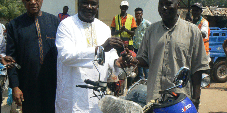 Tamba : Les agents municipaux et le FERA dotés de moyens roulants/Le Maire Papa Banda Dièye débourse plus de 17 millions de francs.