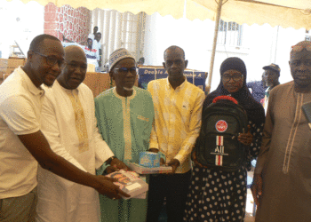 Tamba : Le Maire Papa Banda Dièye distribue des fournitures scolaires à plus de 22.000 élèves de la commune