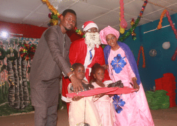 Tamba : 6e édition Arbre de Noël/ Les acteurs de la petite enfance offre le sourire aux enfants