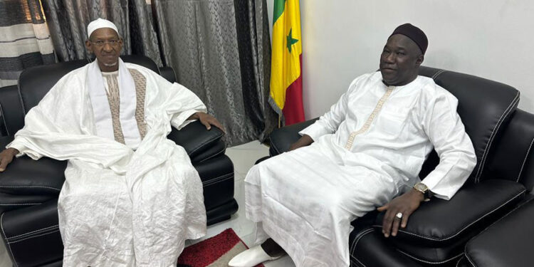 Tamba: Le Maire Papa Banda Dièye reçoit son ami et marabout, le frère cadet du Khalife de Médina Gounasse.