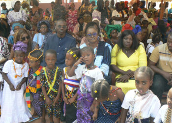 Tamba/Mardi Gras: Case des tout-petits Médinacoura-Quinzambougou/Les enfants s’expriment devant leur parrain Moussa J. Signaté