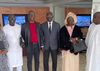 Le DG de l’ADL Abdoulaye Ndao et Pierre Goudiaby Atépa Président du CIS se donnent la main pour des territoires attractives