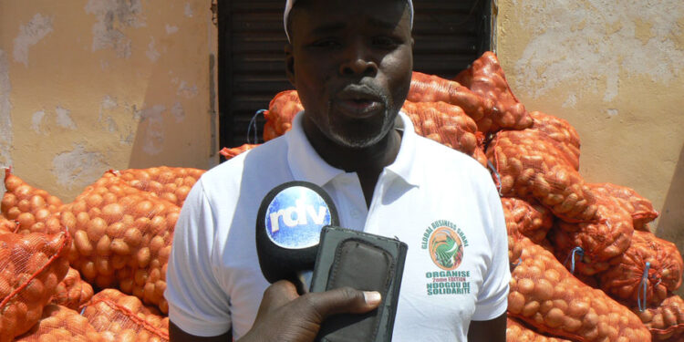 Tamba/Korité: Djibril Mar Diop PDG Global Business distribution des milliers de kits alimentaires, des habits aux populations