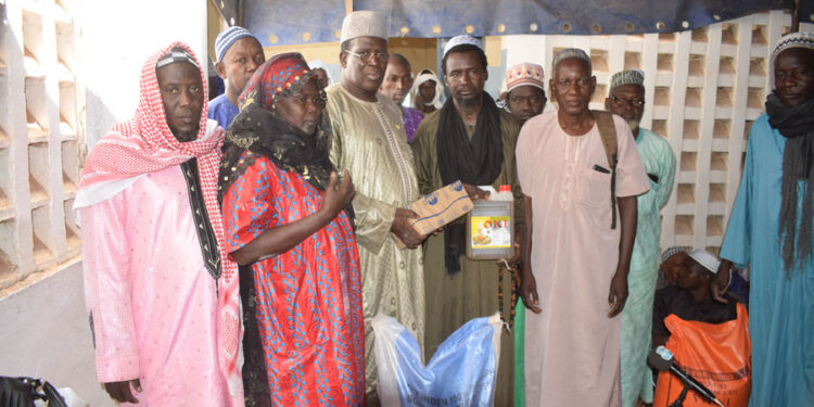 Maka Colibantang : Le Député Maire Bilaly Bâ distribue 300 kits ramadan aux Imams/aux guides religieux aux démunis