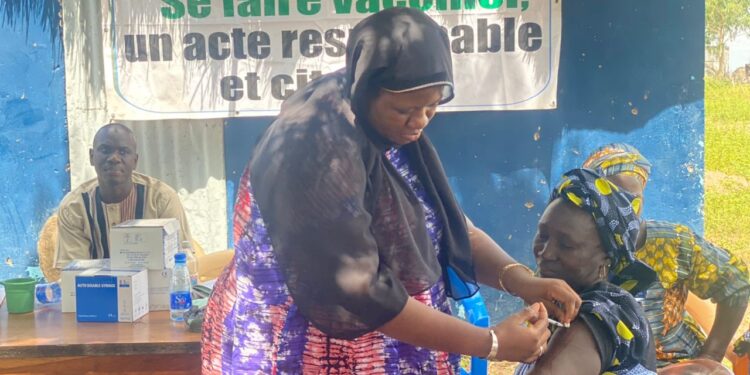 Tamba : Randonnée pédestre de l’ANESCS/ l’USAID Breakthrough action sensibilise et vaccine contre le Covid-19
