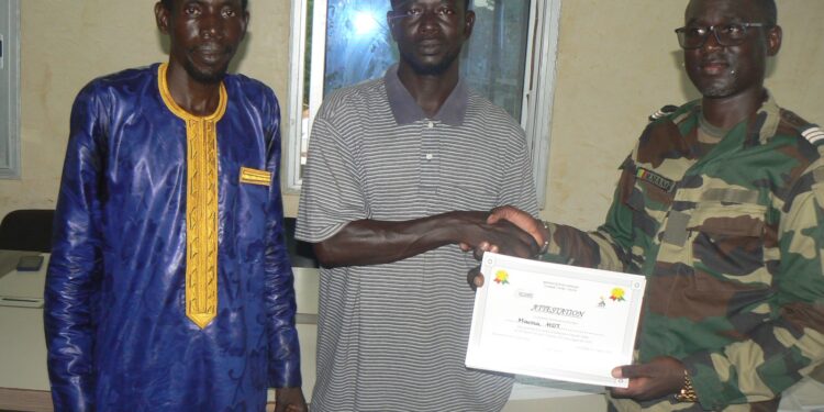 Tamba: ADAPNATURE remet des attestions de formation aux artisans/L’association déroule sa campagne de reboisement.