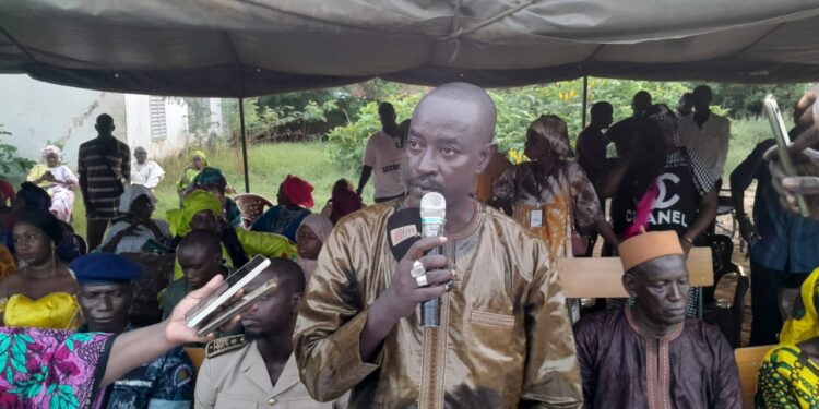 Bakel : Le Président du Conseil Départemental, Mapaté Sy remet des fauteuils roulants, des béquilles et un Corbillard