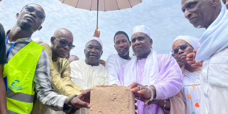 Tamba : Diallobougou aura enfin son école élémentaire/Le Maire Papa Banda Diéye a posé la 1ère pierre de l’infrastructure