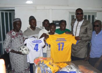 Tamba: Djibril Guissé a remis des jeux de maillots et des subventions au Baobab football Club féminin et à l’Asc de Médina Sarakholé
