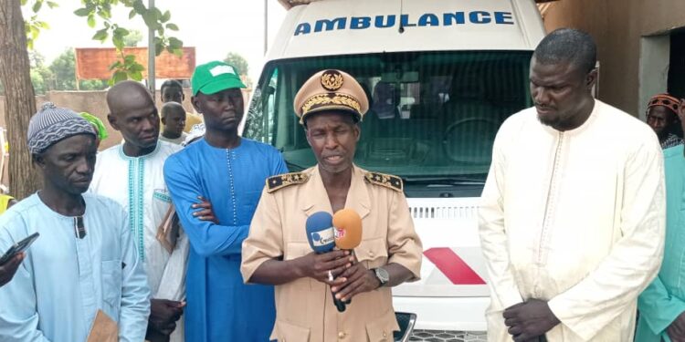 Tamba/Sinthiou Maléme : Le Maire Abdou Samath Sakho remet des clés d’une ambulance flambant neuve au poste de santé