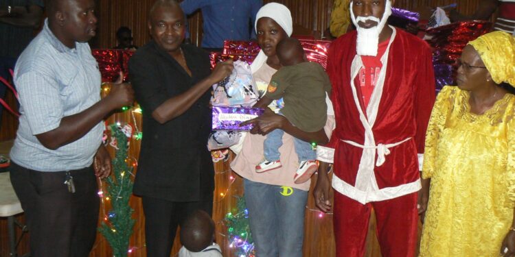 Tamba/Arbre de Noël : L’association des Agents municipaux (ASAM) offre des cadeaux aux enfants