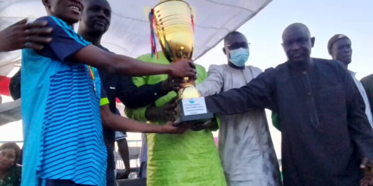 Koumpentoum : 8e édition phases départementales/ l&rsquo;ASC Mbolomi s&rsquo;adjuge du trophée départemental/Le parrain Oumar Sy (PCD) honoré