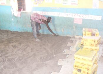 Tambacounda : Maternelle municipale/L’association Tambacounda de  Reillanne carrelle encore 4 salles de classes