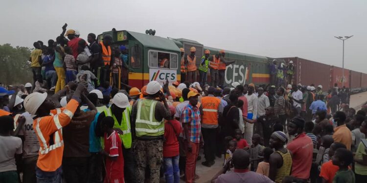 Tambacounda : [Vidéo] Le 1er train marchandises arrive avec ses 14 wagons