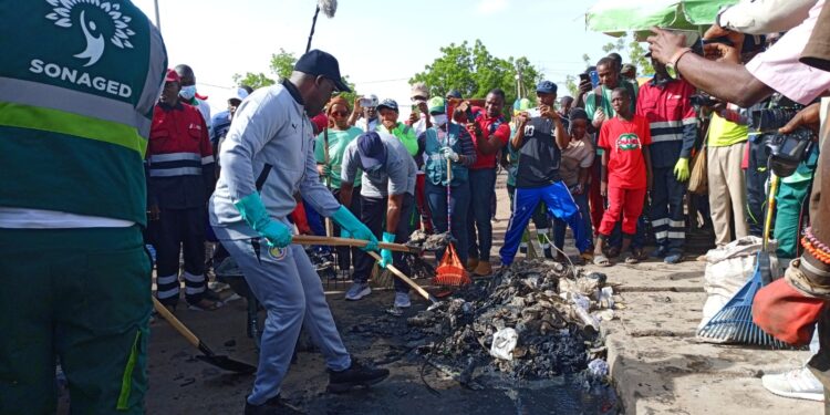 Tambacounda : Journée nationale de nettoiement « Sétal Sunu Reew »/Le gouverneur salue l’engage communautaire des citoyens