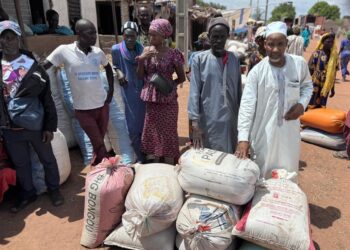 Tambacounda : Seydou Bâ Maire de Niani Toucouleur distribue 10 tonnes de mil aux chefs de ménages qui vivent dans la précarité