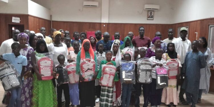 Tambacounda : 2e édition/L’UDEN distribue des kits de fournitures scolaires aux enfants de camarades décédés
