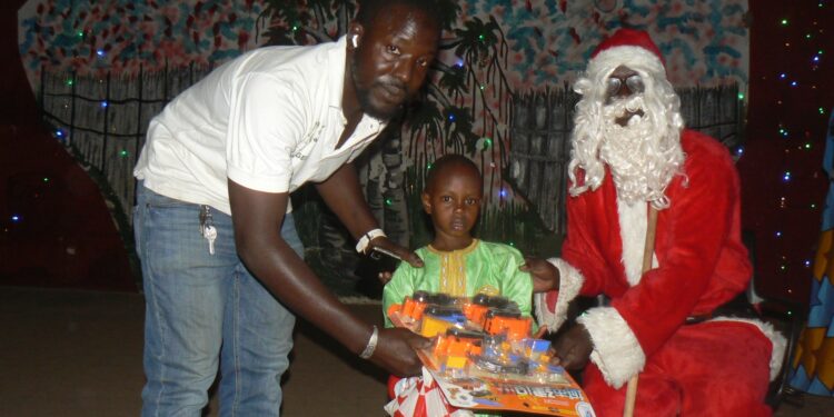 Tambacounda : Arbre de Noël/La garderie d’enfants « Gallé Soukabé» donne le sourire aux mômes