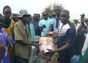 Koumpentoum : Le DG de l’ANER, Diouma Kobor vient en appui à des populations sinistrées de Fass Thiékéne