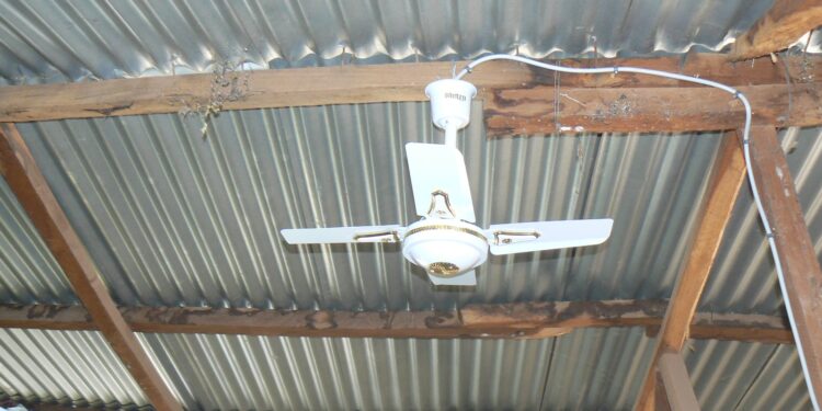 Tambacounda : Le Dugu Tigui Spirit offre des ventilateurs de plafond à l&rsquo;école d&rsquo;application maternelle municipale