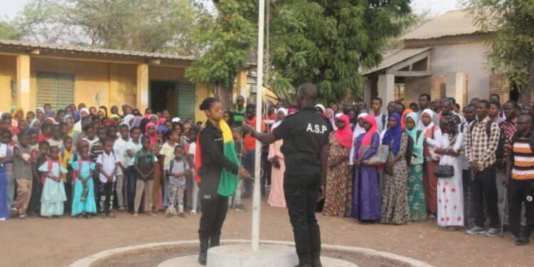 Tambacounda : Le CRFPE démarre la formation de la12e promotion des élèves-maîtres  par une cérémonie de levée de couleurs