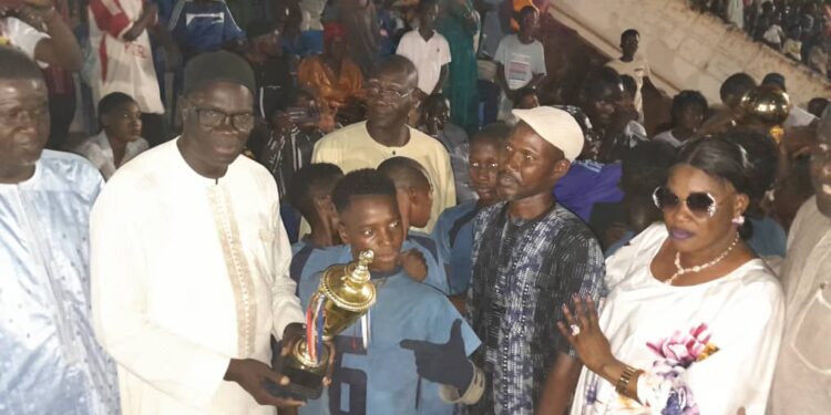 Tambacounda : Finale foot sport scolaire CODEC Est/Saré Issa s’adjuge le trophée de la marraine Assa Cissokho