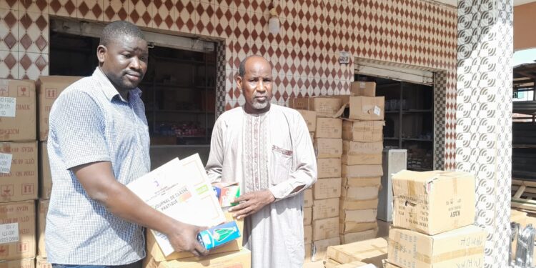 Niani Toucouleur : Le Maire Seydou Bâ remet des fournitures scolaires pour l’effectivité du concept « Ubi téy, diang téy »