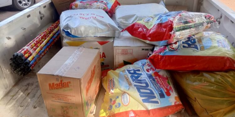 Koumpentoum : Le Réseau des femmes enseignantes remet du matériel et des produits d’hygiène  aux postes de santé de Kahéne