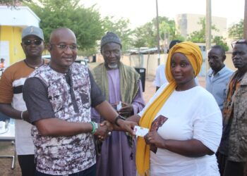 Tambacounda : Made Dramé offre 100 cartes de Couverture Sanitaire Universelle aux populations