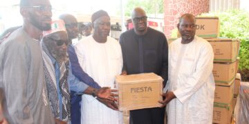 Tambacounda : Le Maire Papa Banda Diéye soulage les parents avec une importante dotation en fournitures scolaires